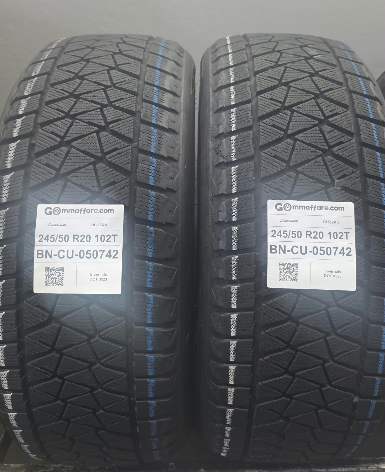 Bridgestone BLIZZAK 245/50 R20